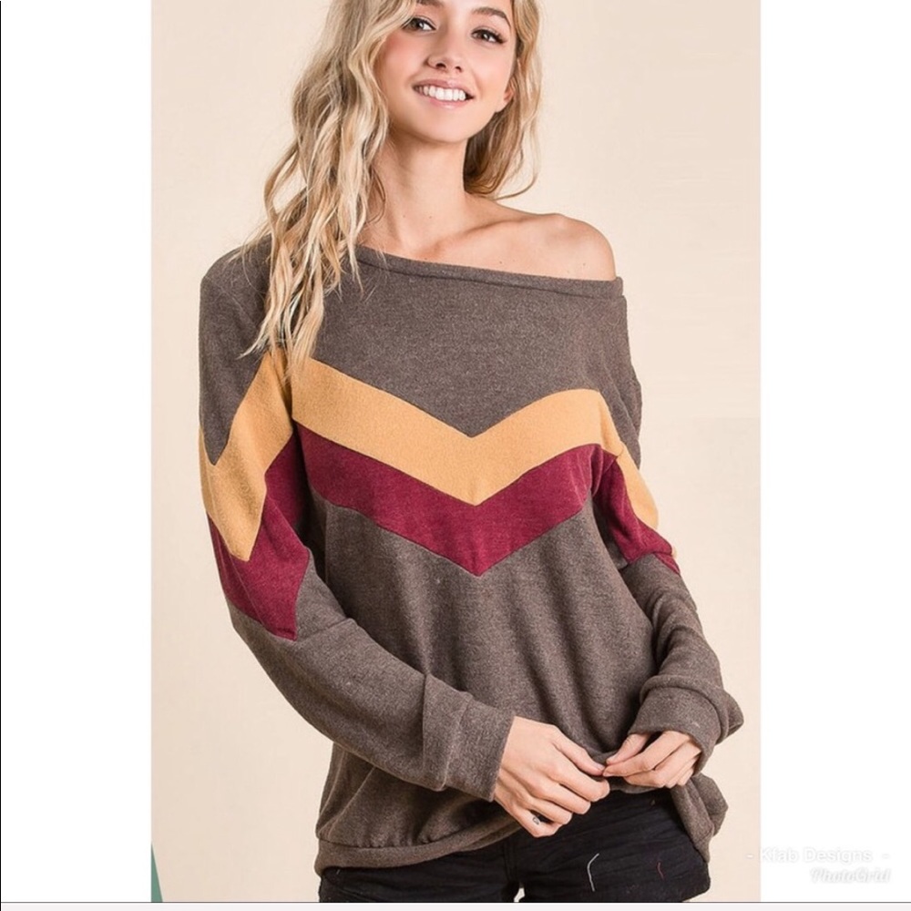❤️LAST! Soft Brushed Fabric Wide Neck Chevron Top! - Picture 8 of 8